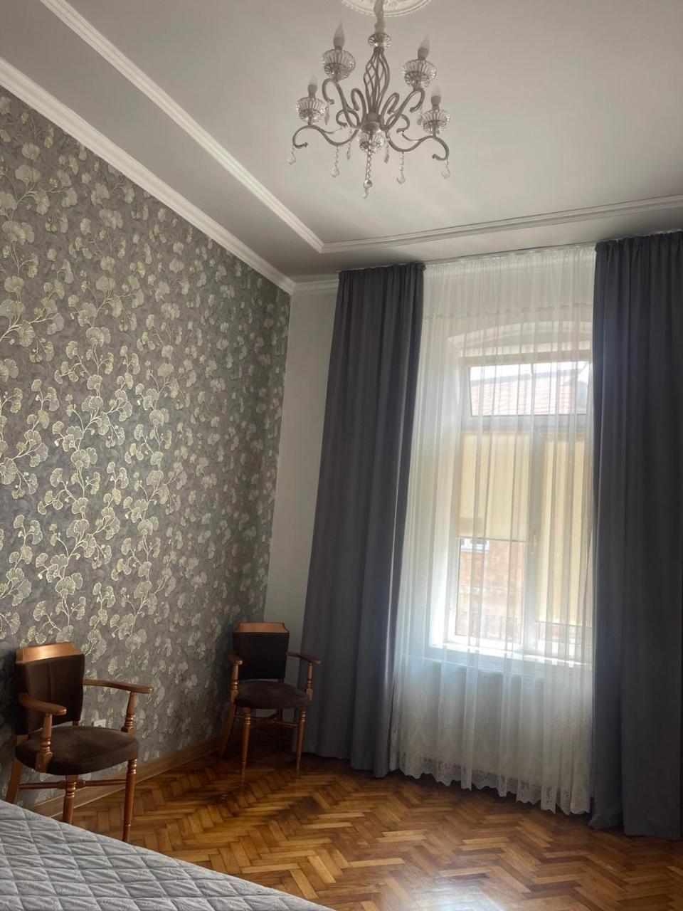 Newtone Apartment Cernăuți Exterior foto