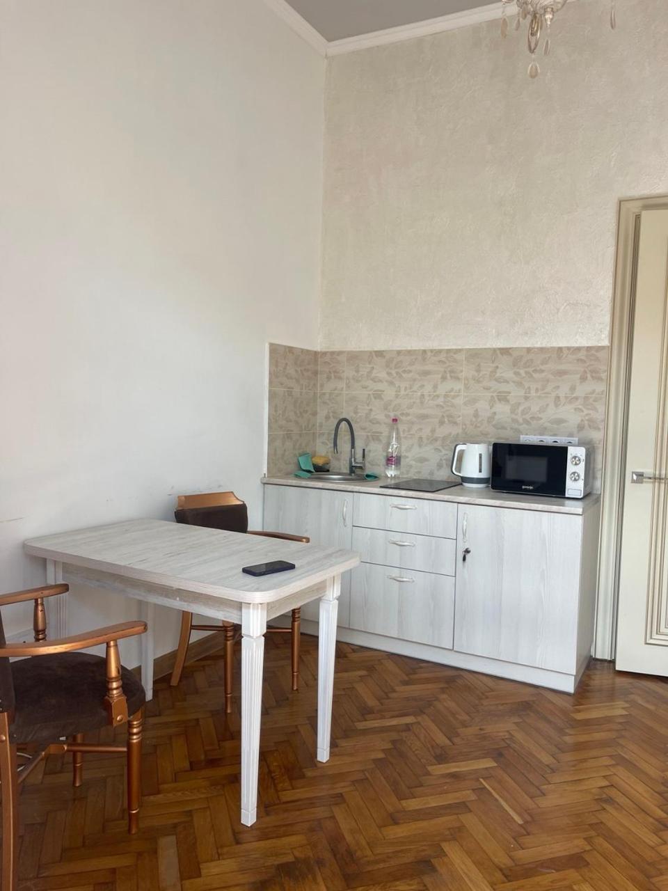 Newtone Apartment Cernăuți Exterior foto